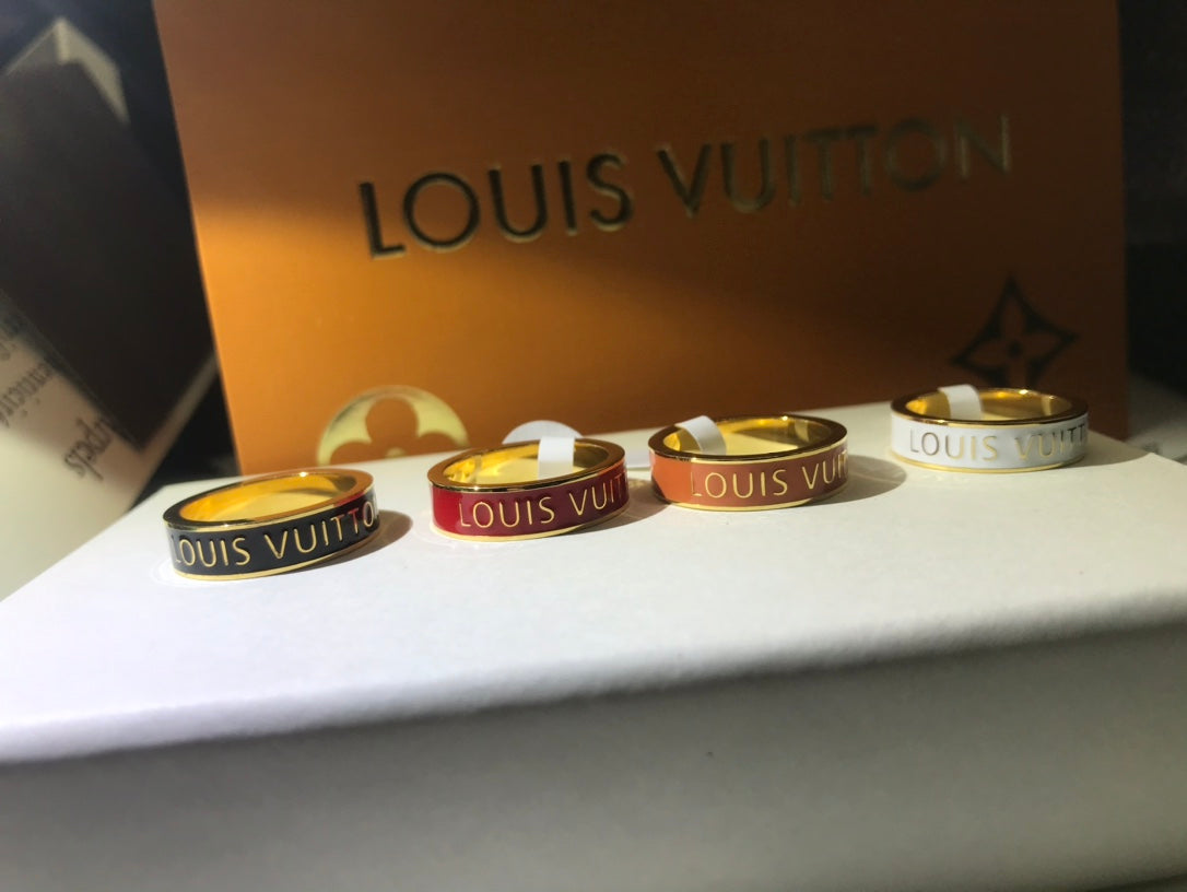 LV LOGO STAR AND SUN RING